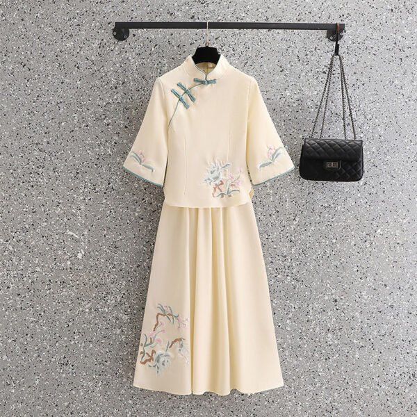 High-quality Chinese-style Tang suit embroidered with magnolia tea dress, daily cheongsam, improved seven-eighths sleeve top, two-piece set.