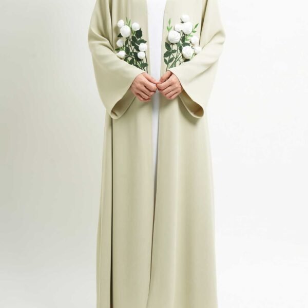 New model three-dimensional flower-decorated Middle Eastern women's abaya with draping feature, exuding a sense of elegance and sophistication. A Muslim long dress for women.